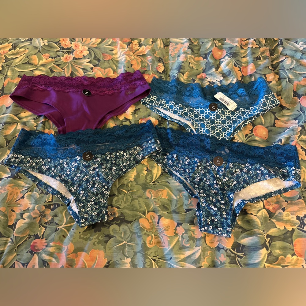 Women’s la vie en rose underwear brand new size small cheeky cut lot of 4